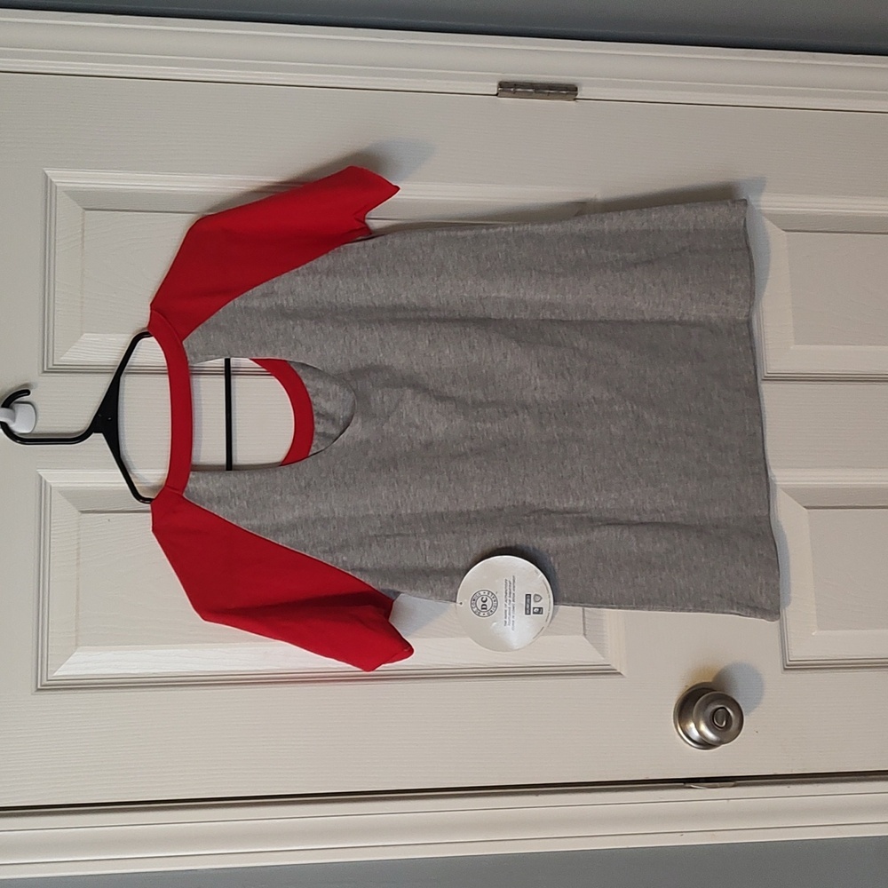 NWT Wonder Woman Tee - Picture 4 of 5